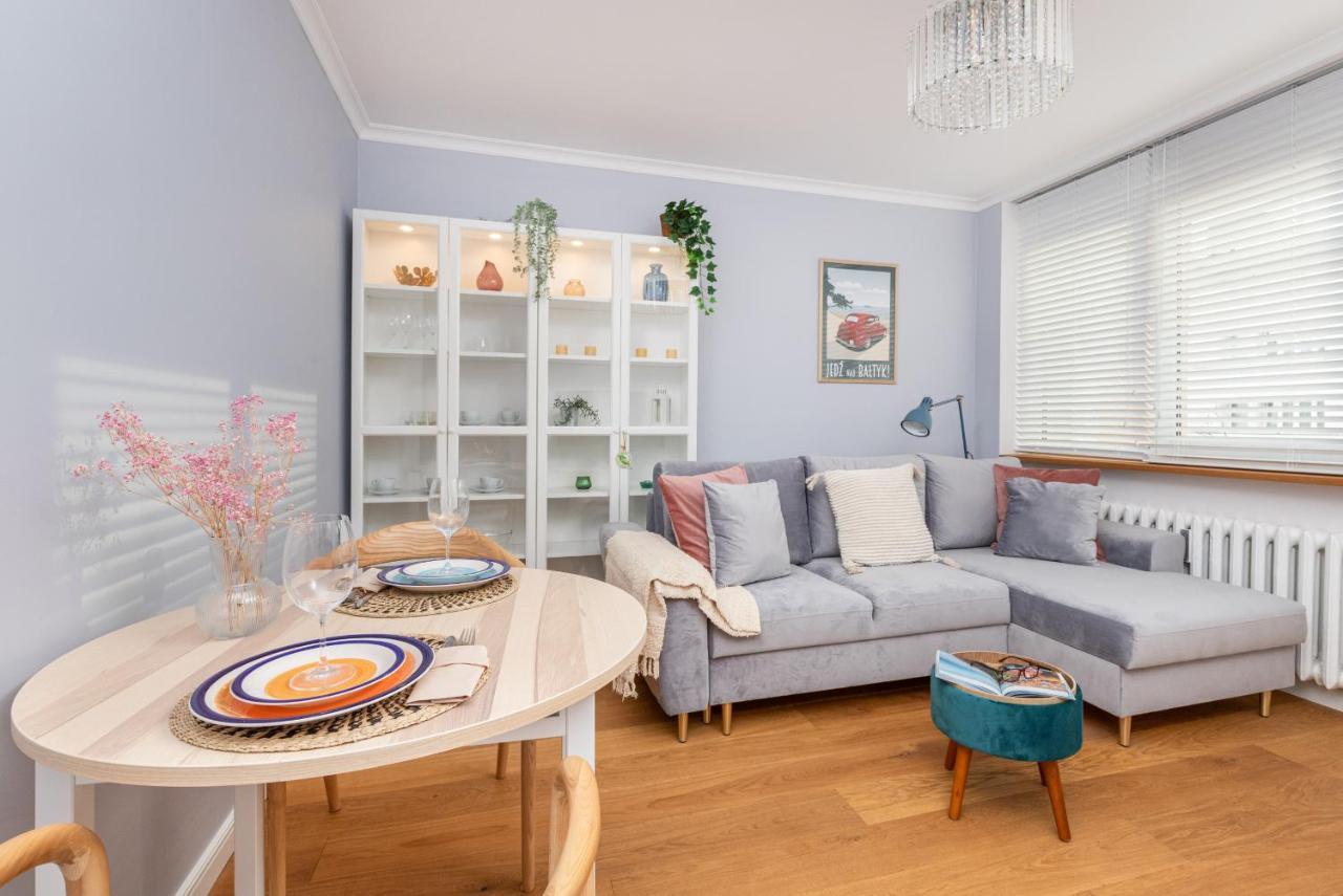 Cozy Pastel Two Bedroom Apartment In Central Gdynia By Noclegi Renters Exterior photo